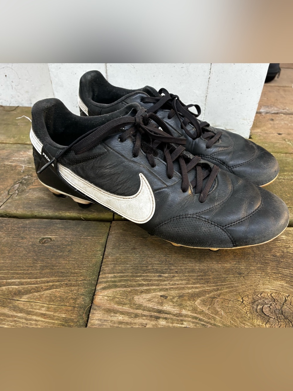 Nike Premier III Soccer Cleats (Men’s 8/Women’s 9.5)